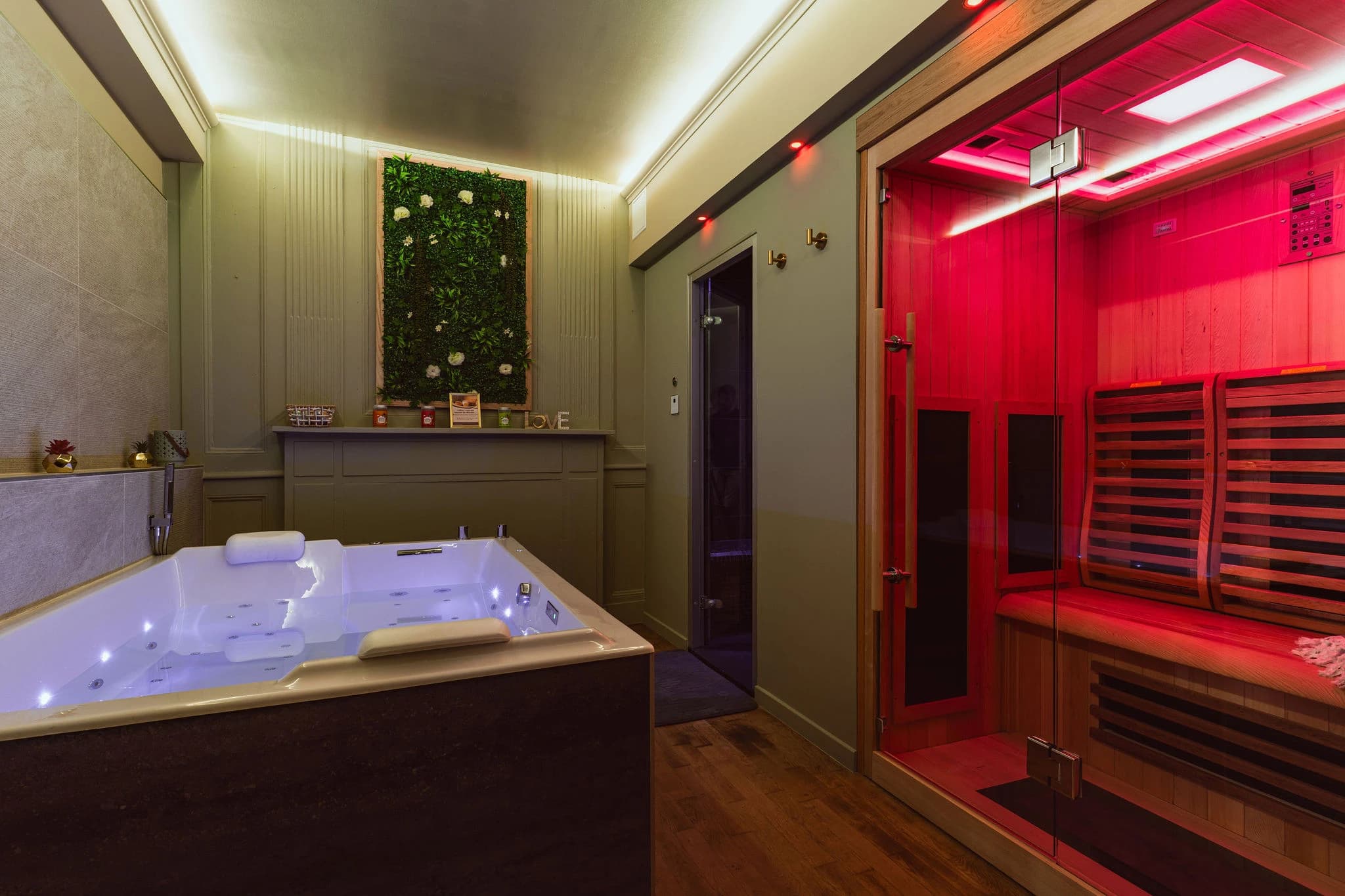 Photo Le Love Castel – Suite romantique avec spa, hammam, sauna et pièce secrète n°0