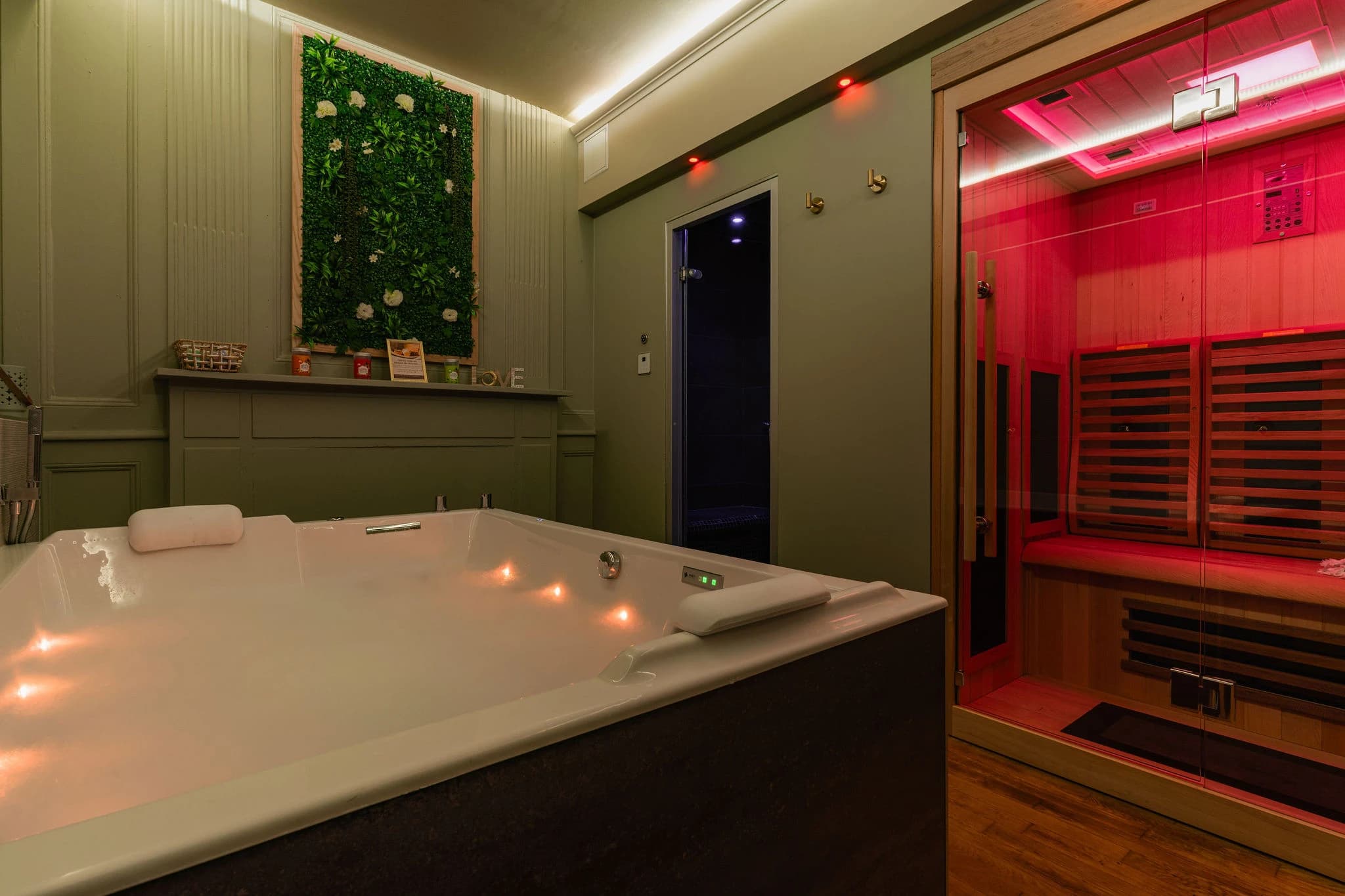 Photo Le Love Castel – Suite romantique avec spa, hammam, sauna et pièce secrète n°8