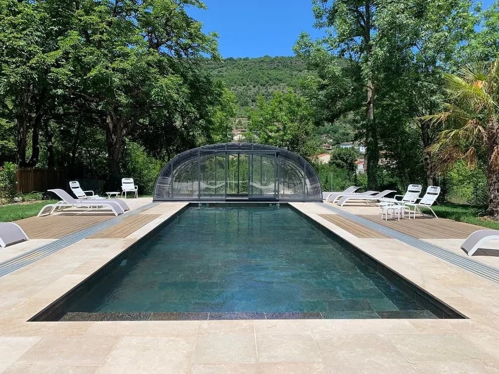 Photo Gîte écolodge avec jacuzzi au Domaine le Vaxergues n°0