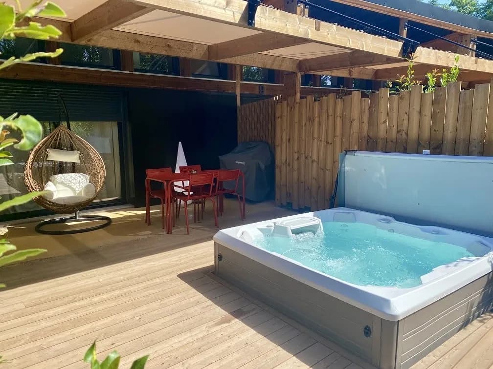 Photo Gîte écolodge avec jacuzzi au Domaine le Vaxergues n°3