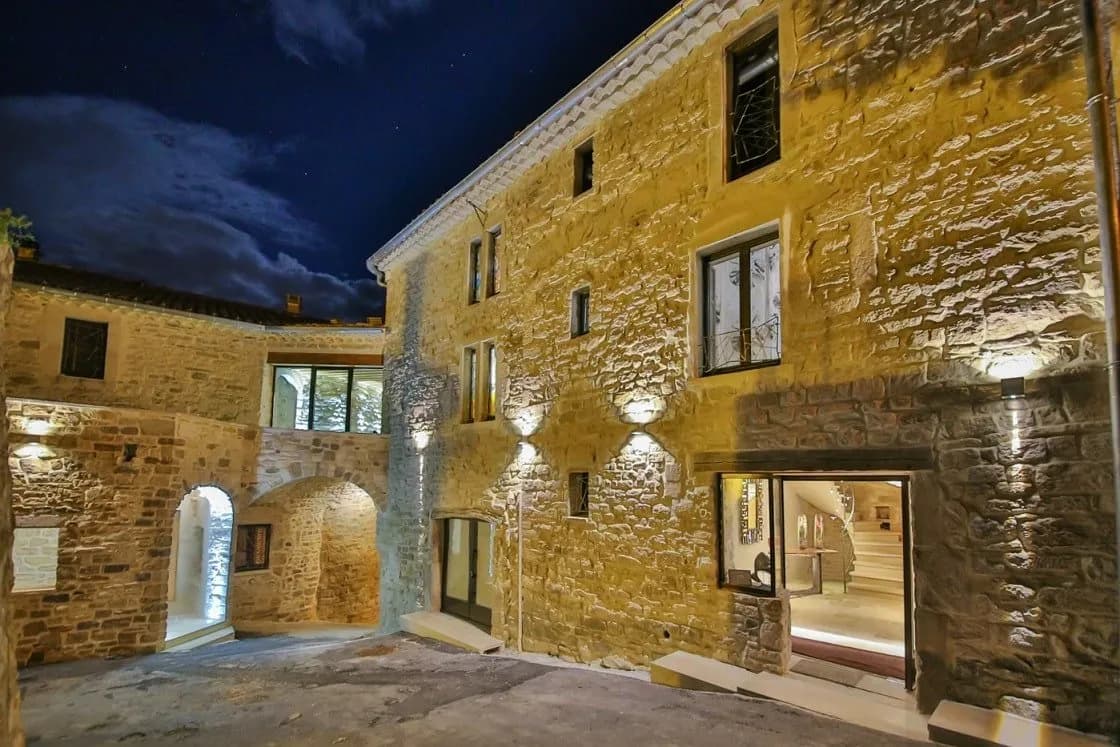 Photo La Maison du Passage - COMME UN PARADIS PERDU n°1