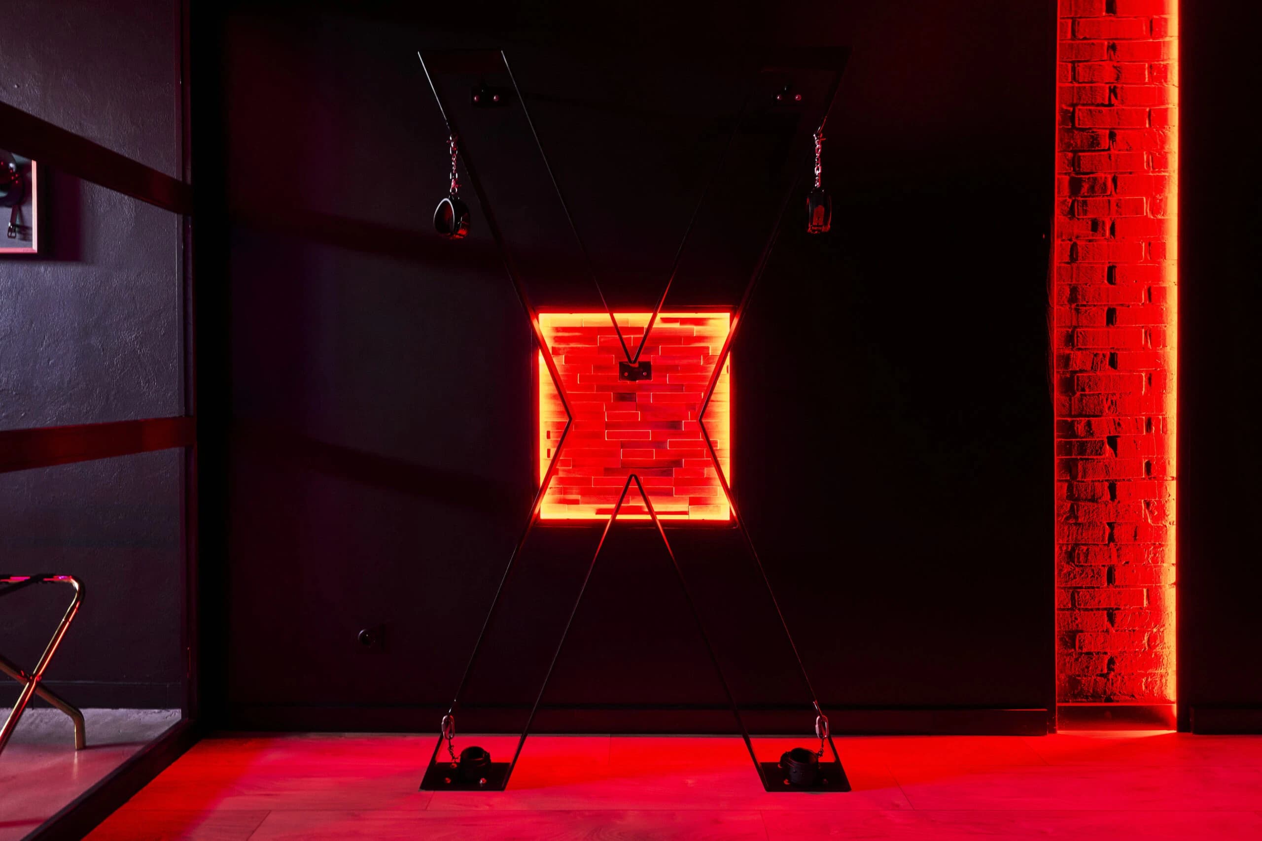Photo Ô Diable Des Plaisirs - La Dominatrice n°8