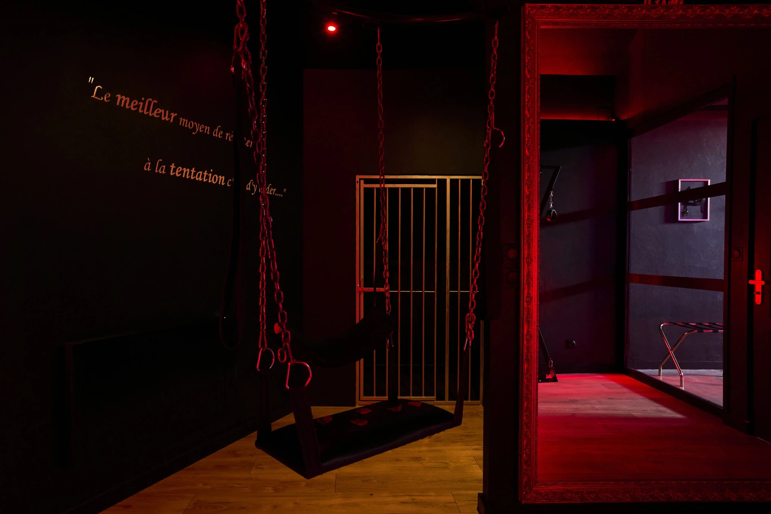 Photo Ô Diable Des Plaisirs - La Dominatrice n°9