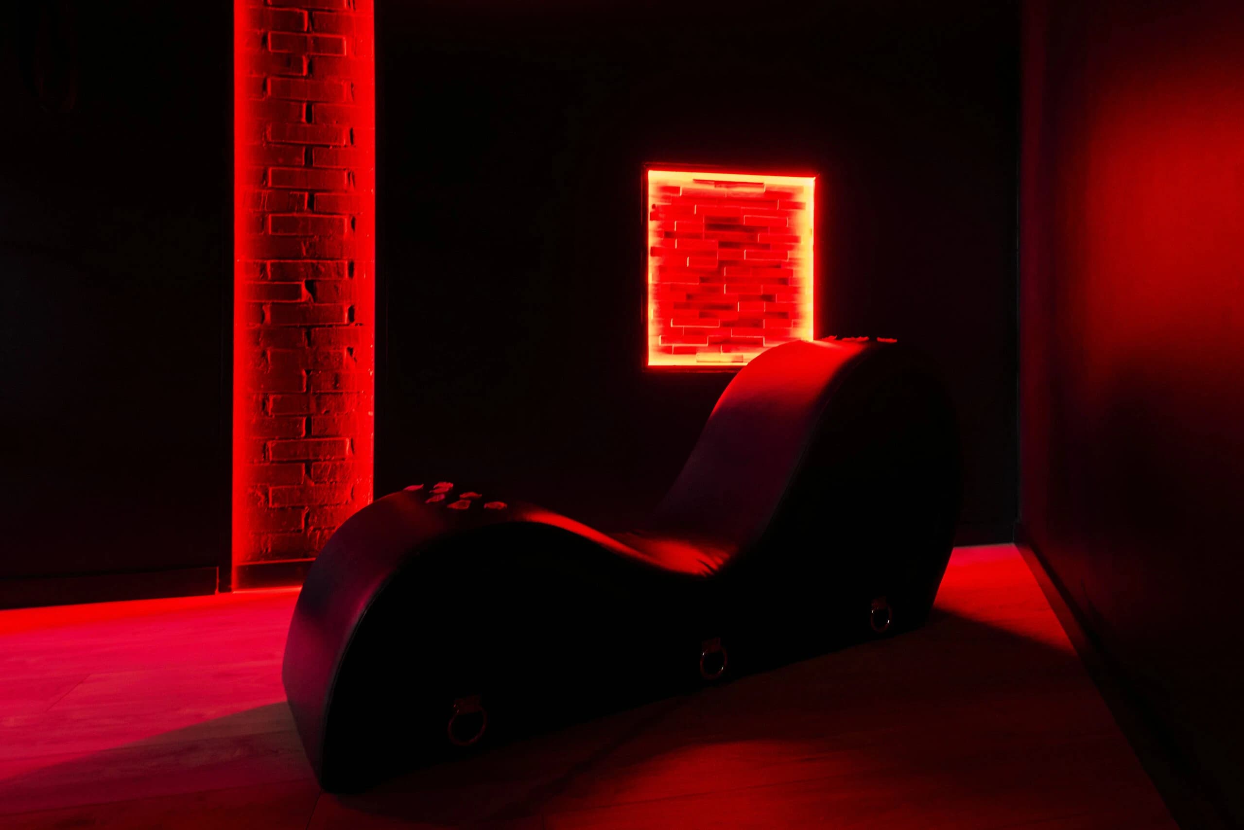 Photo Ô Diable Des Plaisirs - La Dominatrice n°10
