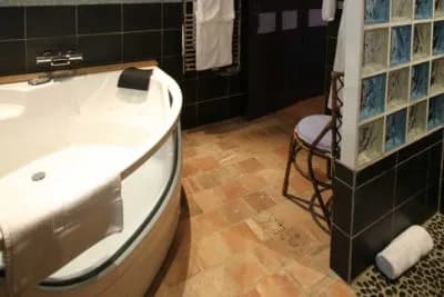 Photo Portail en marais Poitevin - Suite Bragelogne n°0