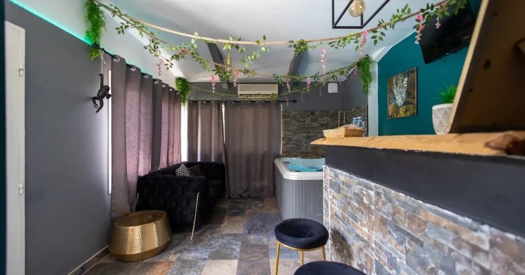 Photo L'Everest Rooms - Love Room Amazone n°3