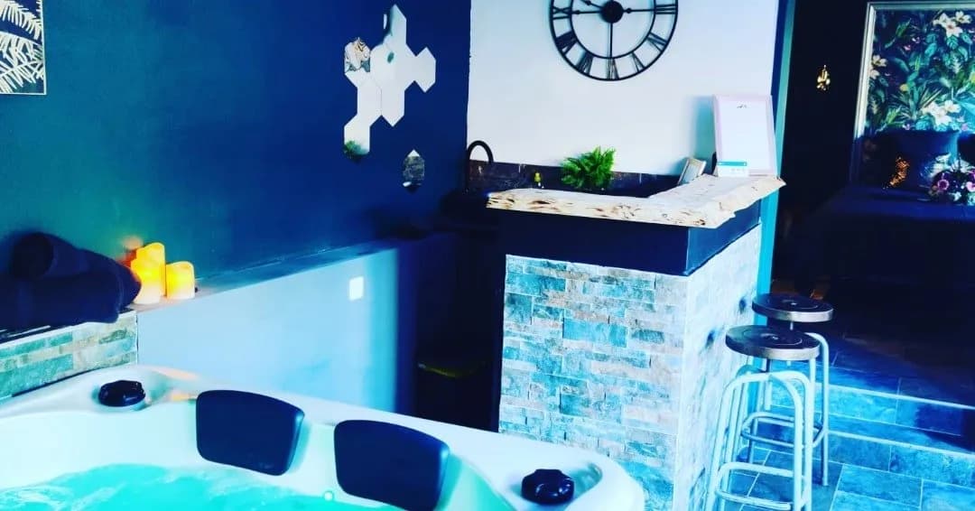 Photo L'Everest Rooms - Love Room Amazone n°4