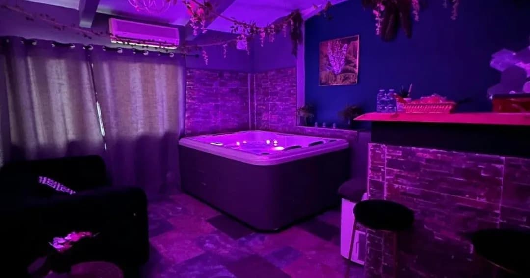 Photo L'Everest Rooms - Love Room Amazone n°0