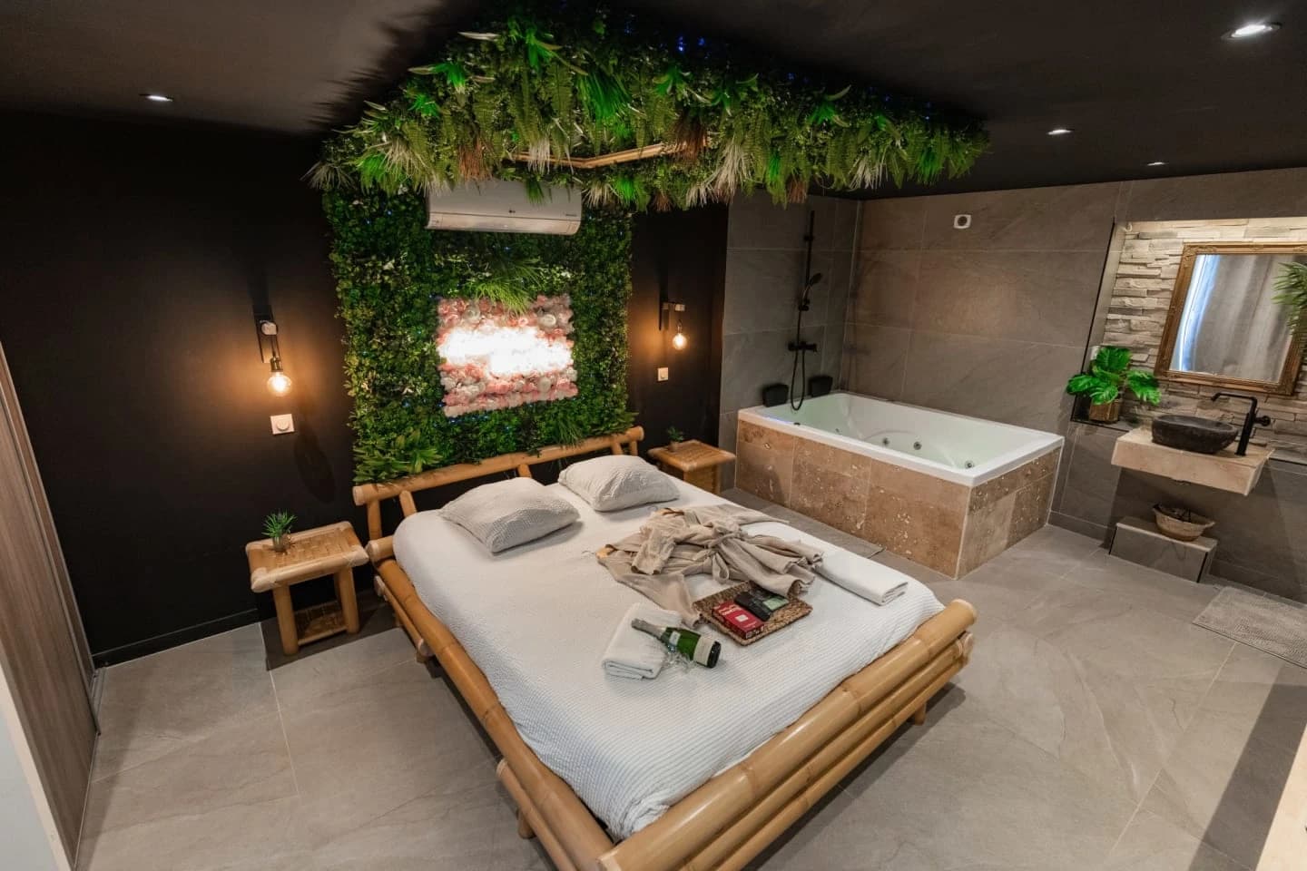 Photo L'expérience Love Room jungle n°0