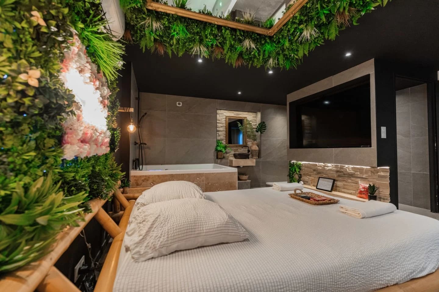 Photo L'expérience Love Room jungle n°1