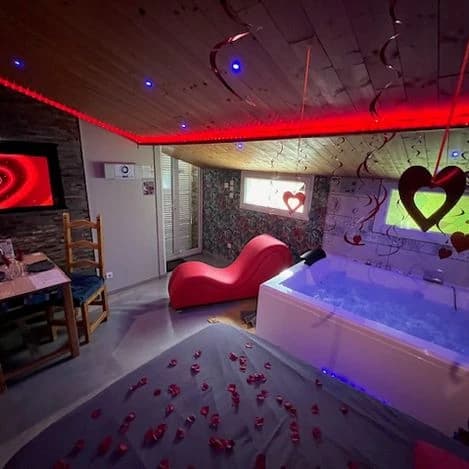 Photo La parenthèse - Love room Pool Spa n°2
