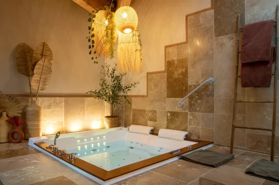 Photo Les petits plaisirs - Love room Suite Bali n°0