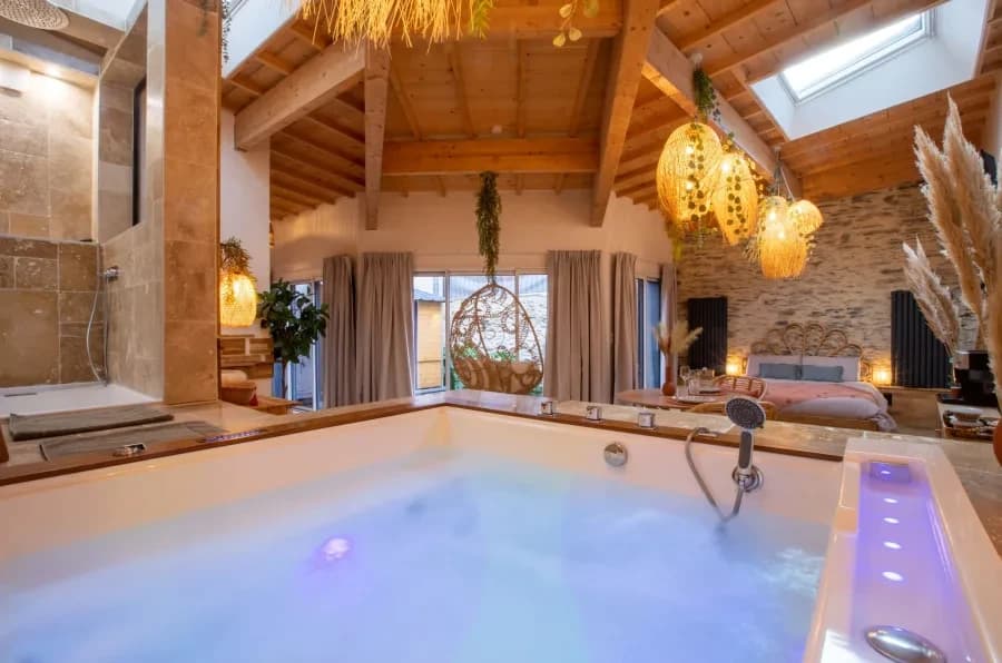 Photo Les petits plaisirs - Love room Suite Bali n°2