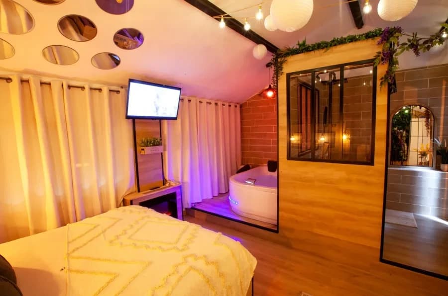 Photo Les petits plaisirs - Love room Romantique n°1